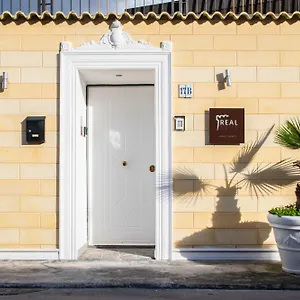 https://real-suite-spa.palermohotels.org